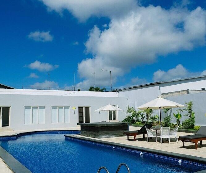 Front One Hotel Pamekasan Madura