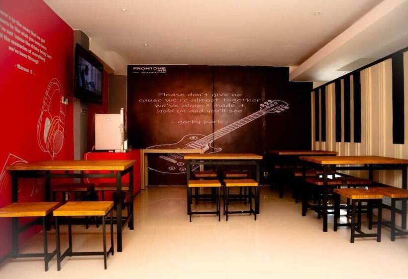 Front One Inn Sidoarjo