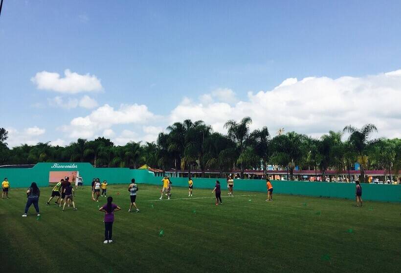 Guamúchil Parque Acuático & Cabañas