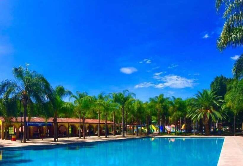 Guamúchil Parque Acuático & Cabañas