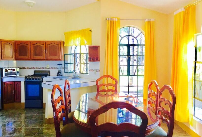 Guamúchil Parque Acuático & Cabañas