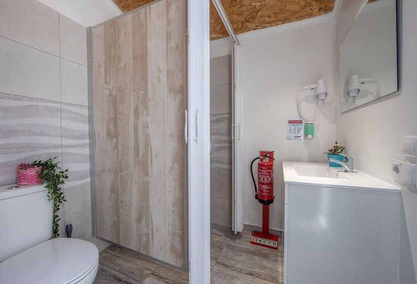 فندق فئة نجمة واحدة Vila Maria Mix Dorm By Host Point