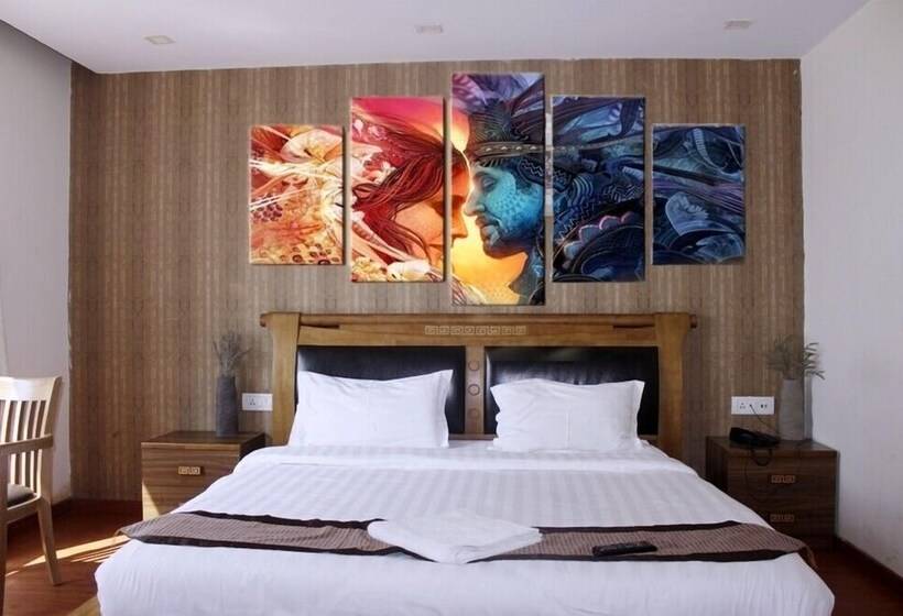 ホテル Akash Sarovar