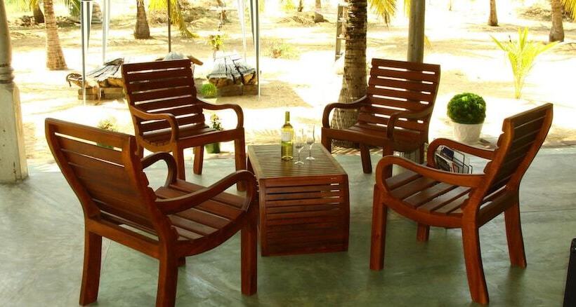 ホテル Alankuda Beach Resort