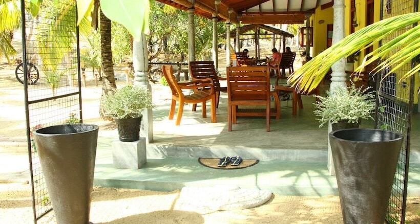 ホテル Alankuda Beach Resort