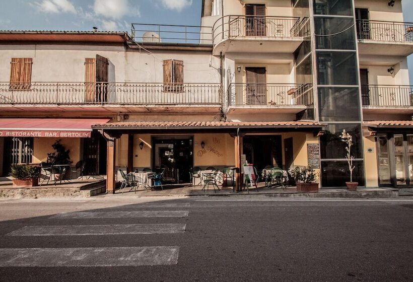 בית מלון כפרי Albergo Ristorante Bar Bertolini