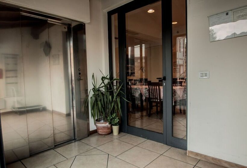 فندق Albergo Ristorante Bar Bertolini