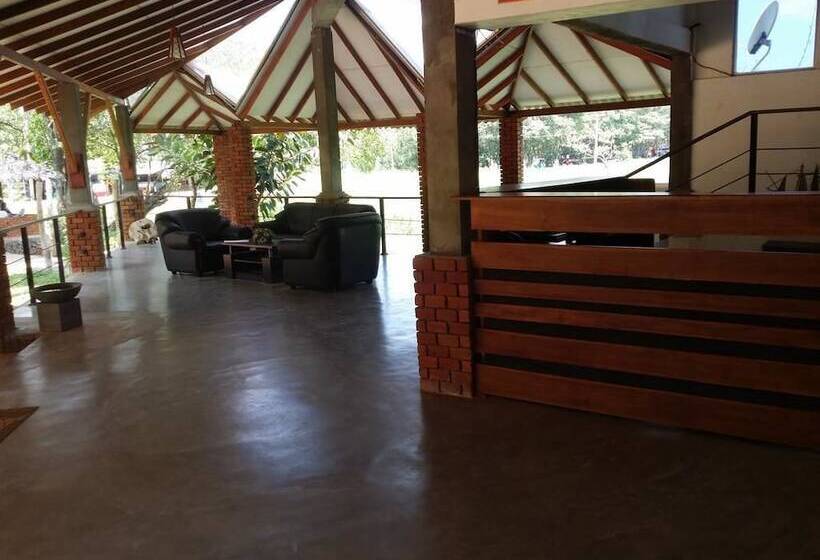 בית מלון כפרי Araliya