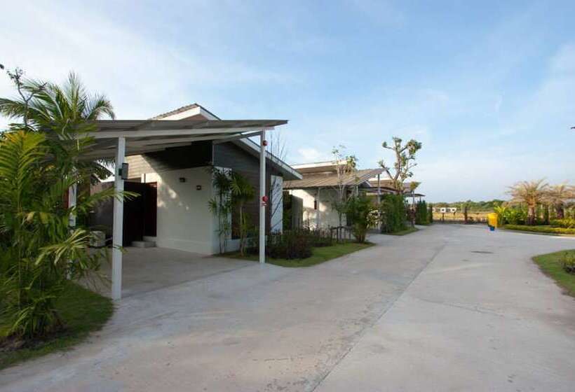 فندق Baan Kula Mahasarakam