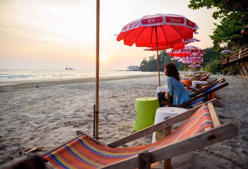 فندق Baansuan Aokhai Beach Resort