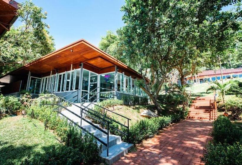 فندق Baansuan Aokhai Beach Resort