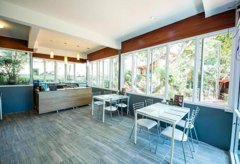 فندق Baansuan Aokhai Beach Resort