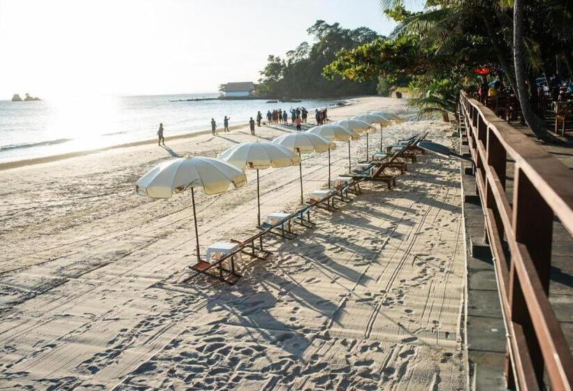 فندق Baansuan Aokhai Beach Resort