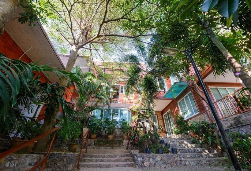 فندق Baansuan Aokhai Beach Resort