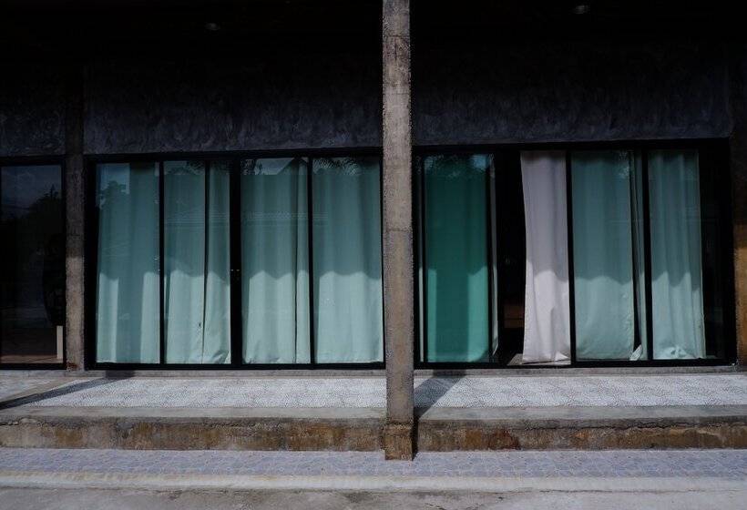 Отель Black Elephant Boutique