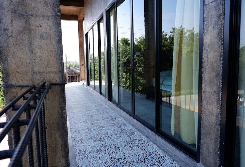 Отель Black Elephant Boutique