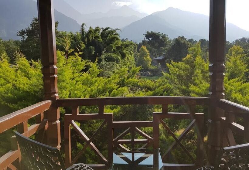 酒店 Blossoms Village Resort