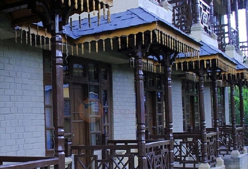 酒店 Blossoms Village Resort