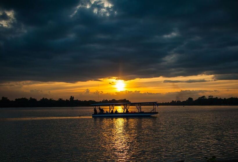 酒店 Bluemoon Riverside Resort