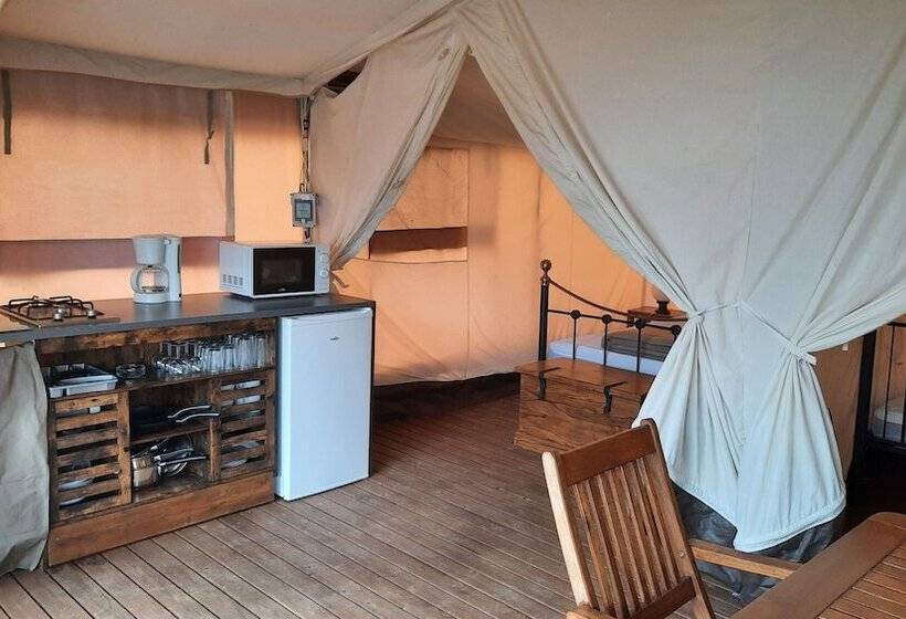 ホテル Camping Les Chenes Clairs