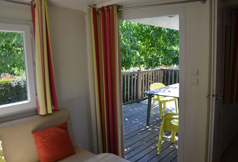 ホテル Camping Les Chenes Clairs