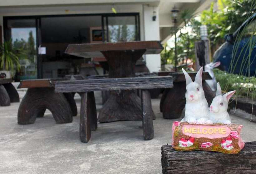 Отель Cozy Rabbit