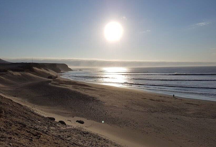 هتل Delfines De Chicama