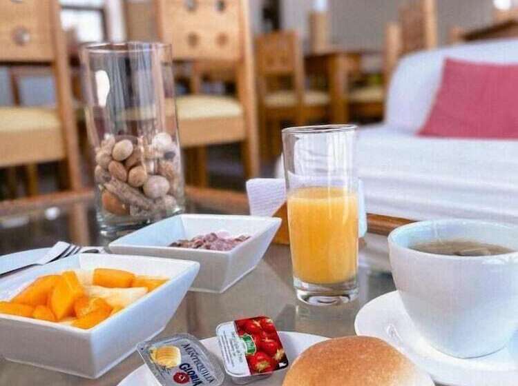 هتل Delfines De Chicama