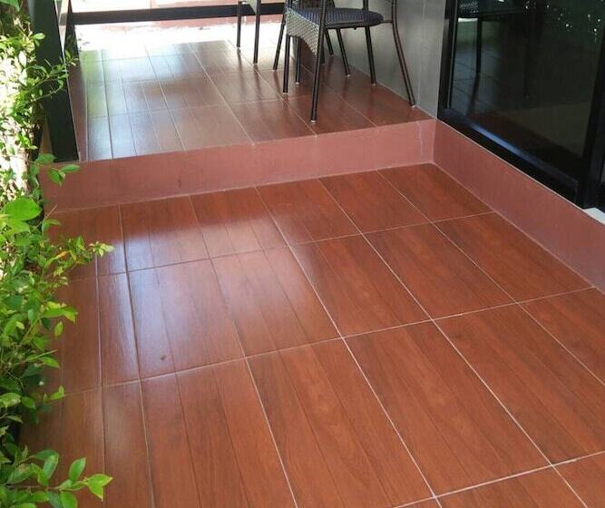 ホテル Donsak Ville