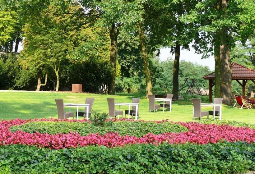 فندق Dwór Zbożenna