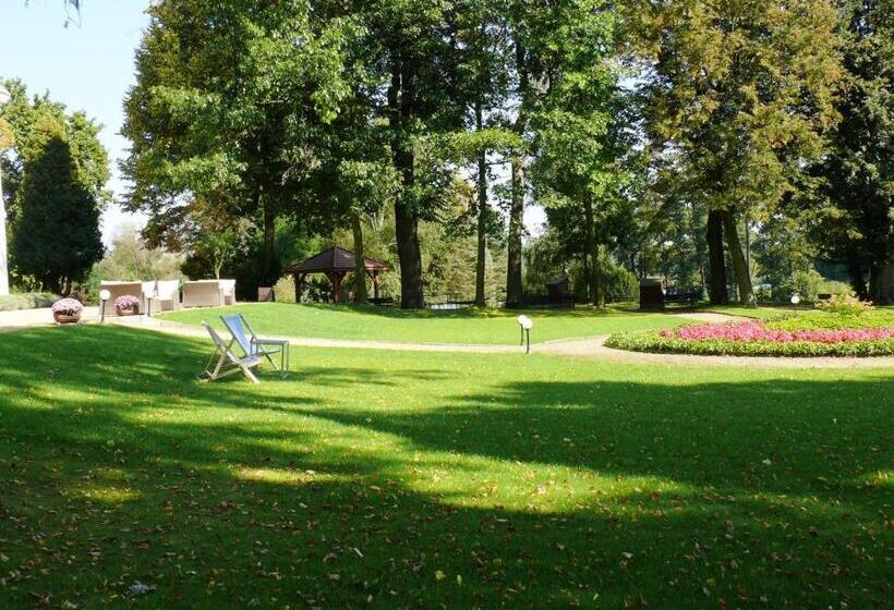 فندق Dwór Zbożenna