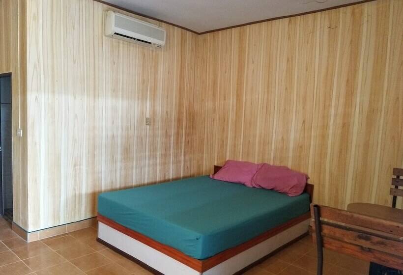 فندق First First Inn