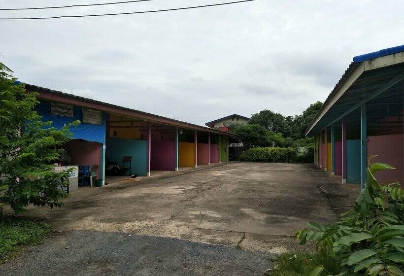 فندق First First Inn