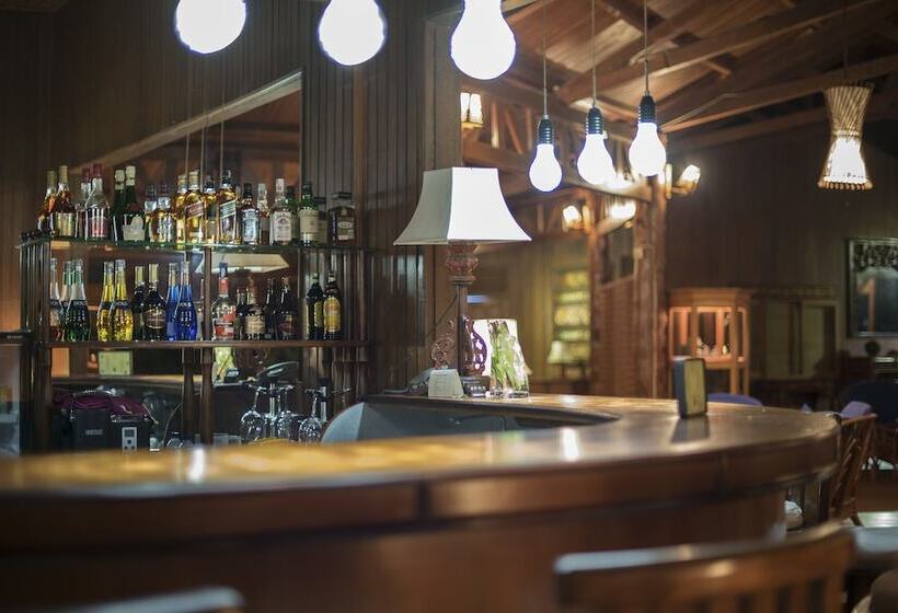 בית מלון כפרי Gangga Island Resort & Spa