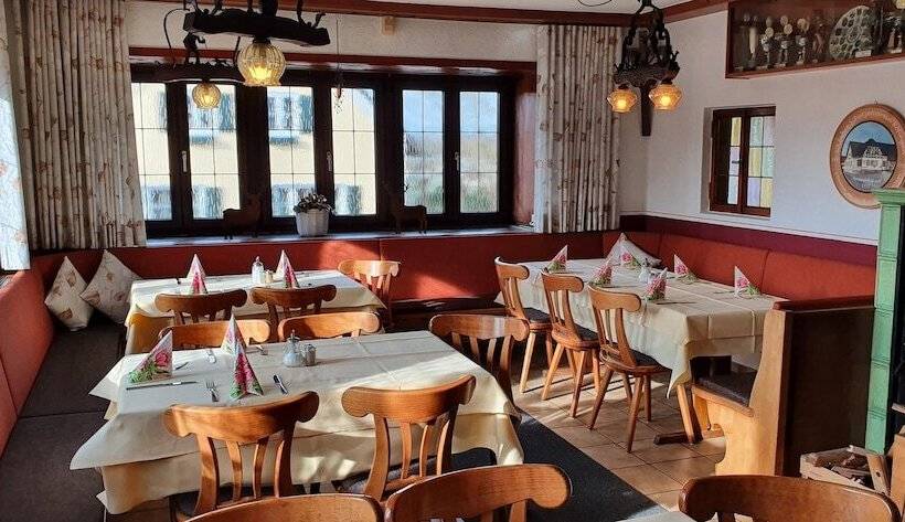 Отель Gasthof Zur Sonne