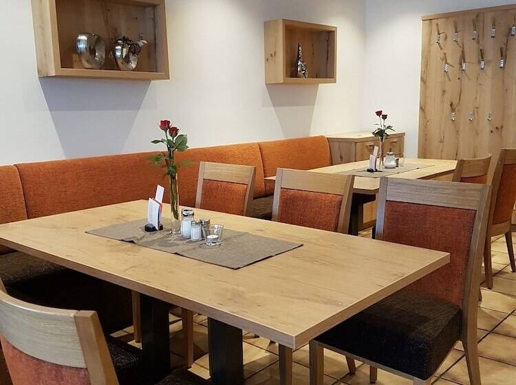 Отель Gasthof Zur Sonne