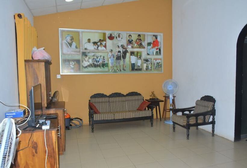 فندق Haritha Holidays