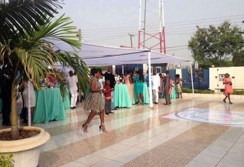 فندق His Royal Vico