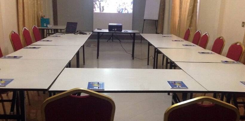 فندق His Royal Vico