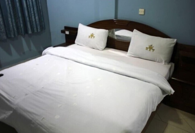 فندق His Royal Vico