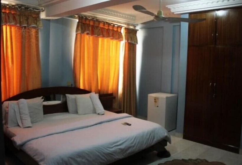 فندق His Royal Vico