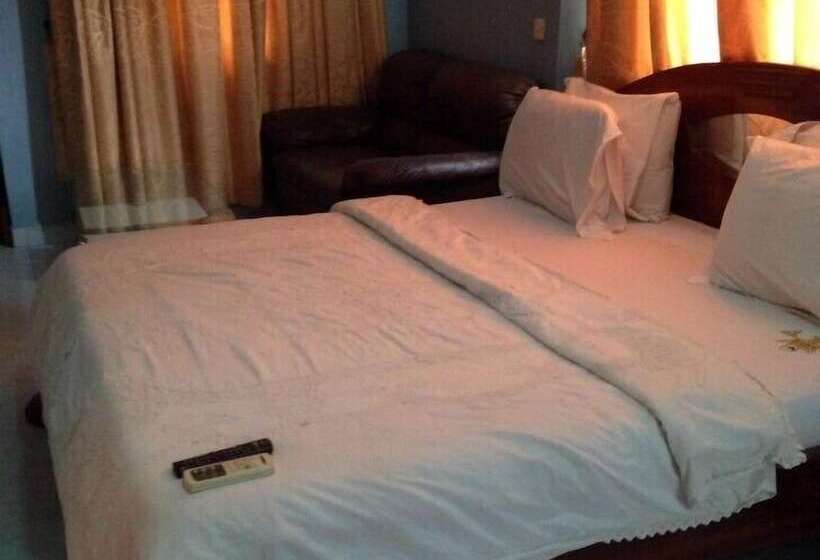 فندق His Royal Vico