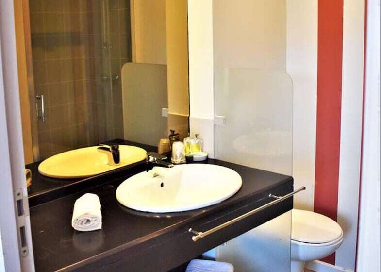 Отель Hôtel Corrieu