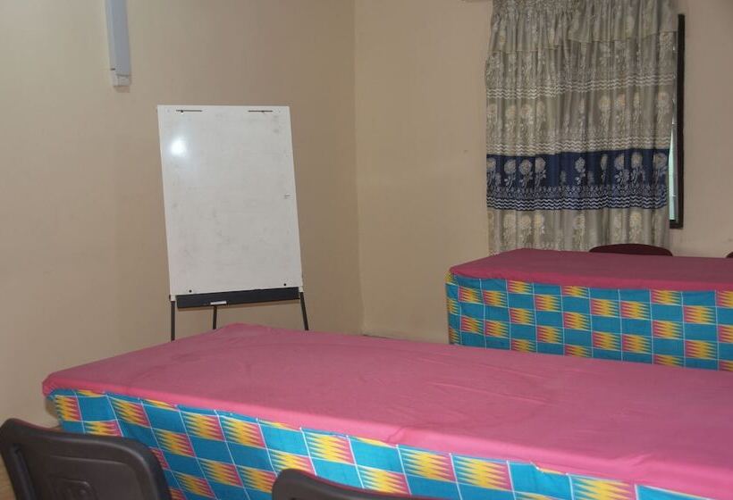 هتل Joy Family Lodge