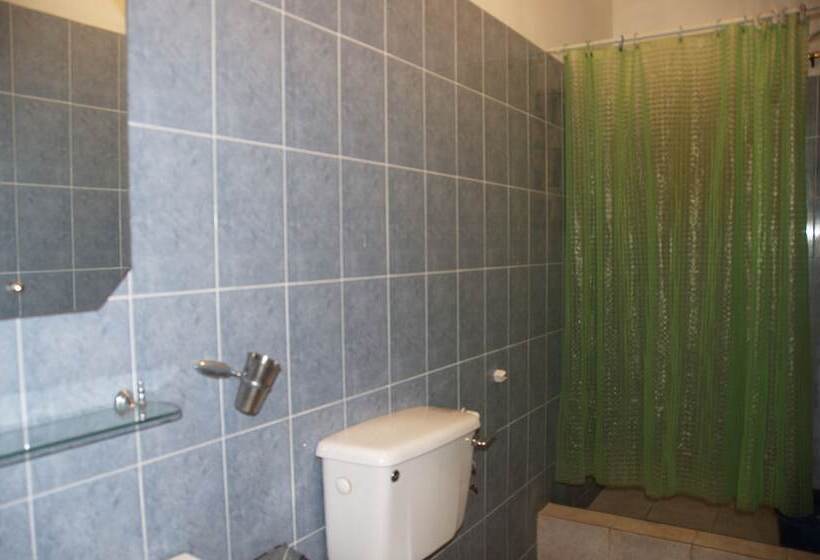 هتل Joy Family Lodge