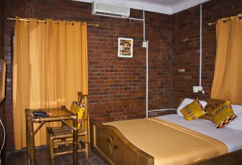 هتل Joy Family Lodge