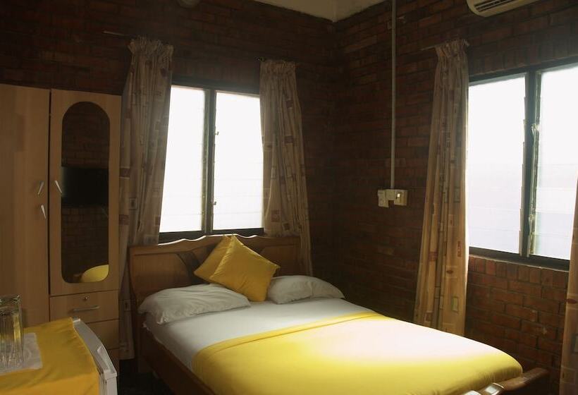 هتل Joy Family Lodge