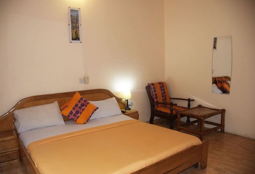 هتل Joy Family Lodge