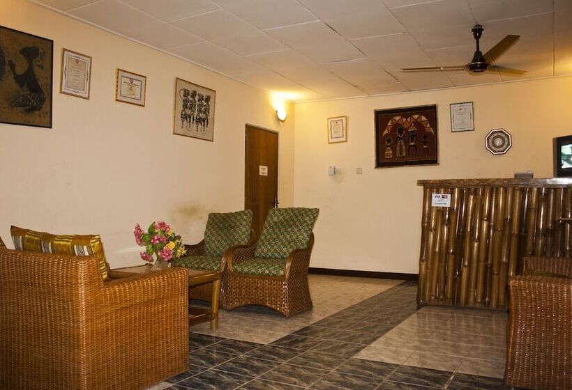 هتل Joy Family Lodge