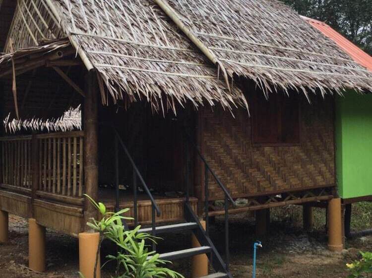 فندق Khaosok Bamboo Huts Resort